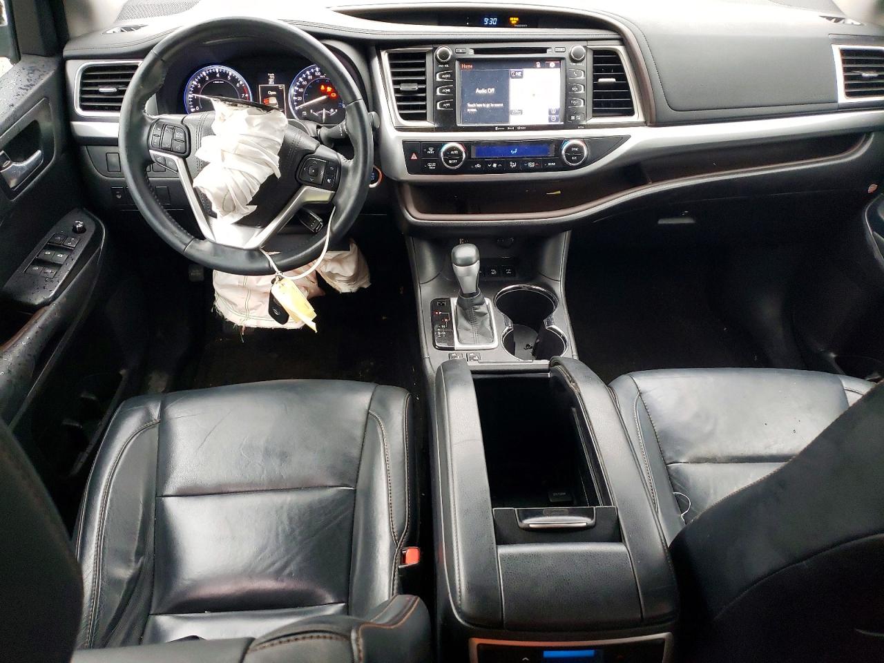 2016 TOYOTA HIGHLANDER XLE photo 8