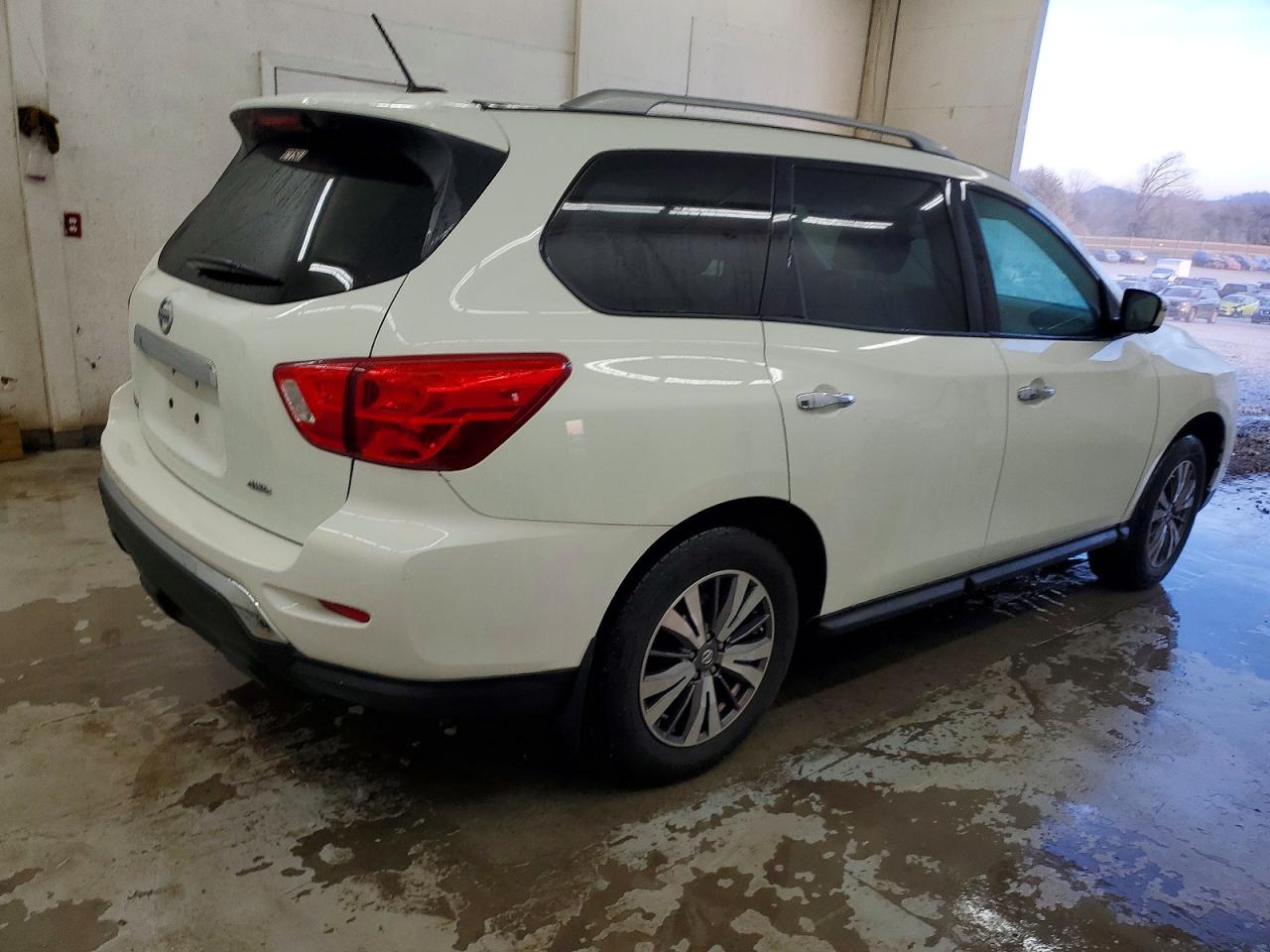 2017 NISSAN PATHFINDER S photo 3