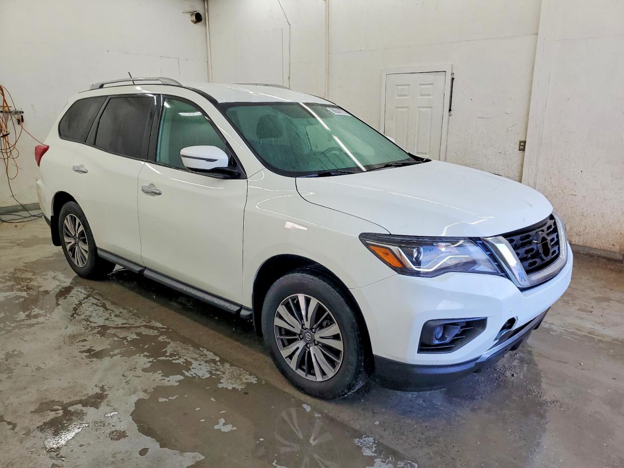2017 NISSAN PATHFINDER S photo 4