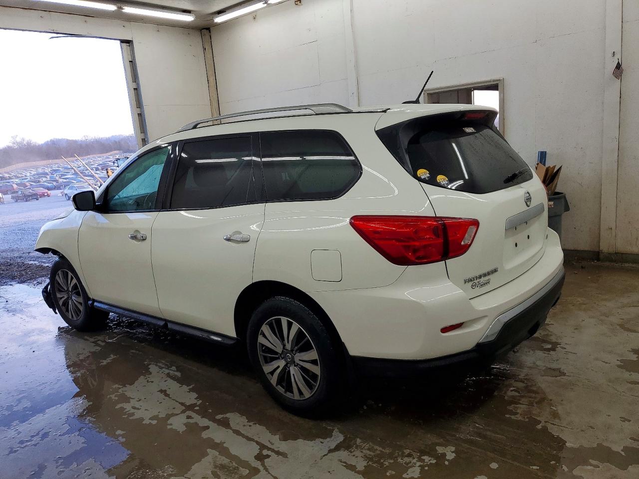 2017 NISSAN PATHFINDER S photo 2