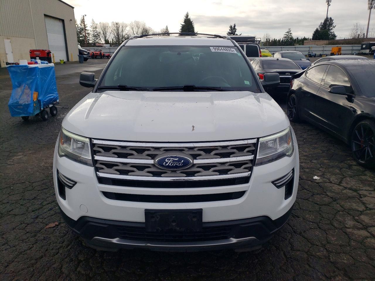 2018 FORD EXPLORER XLT photo 5