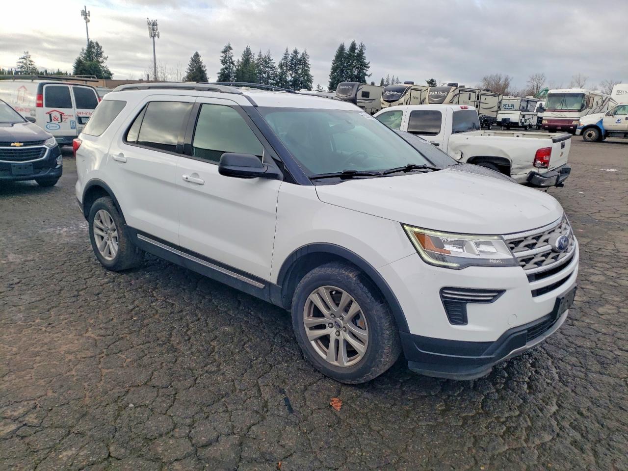 2018 FORD EXPLORER XLT photo 4