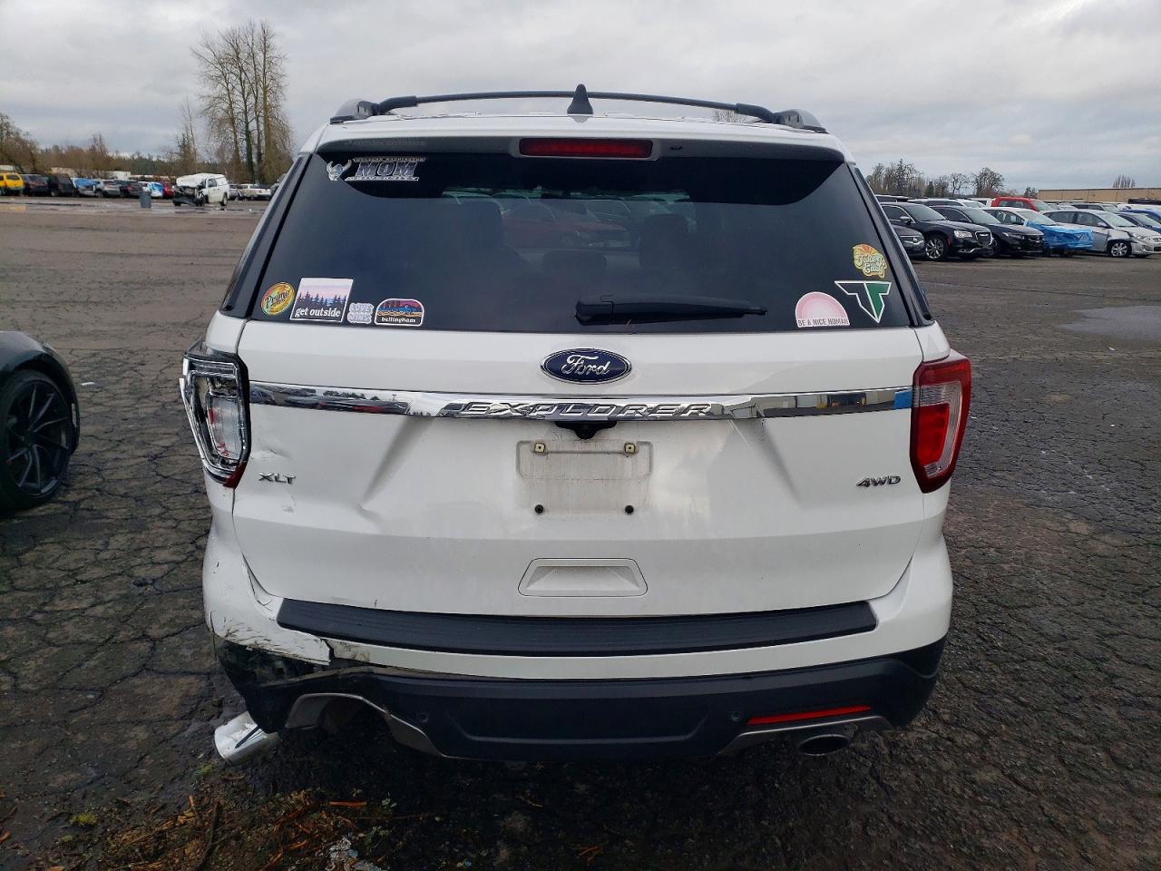 2018 FORD EXPLORER XLT photo 6