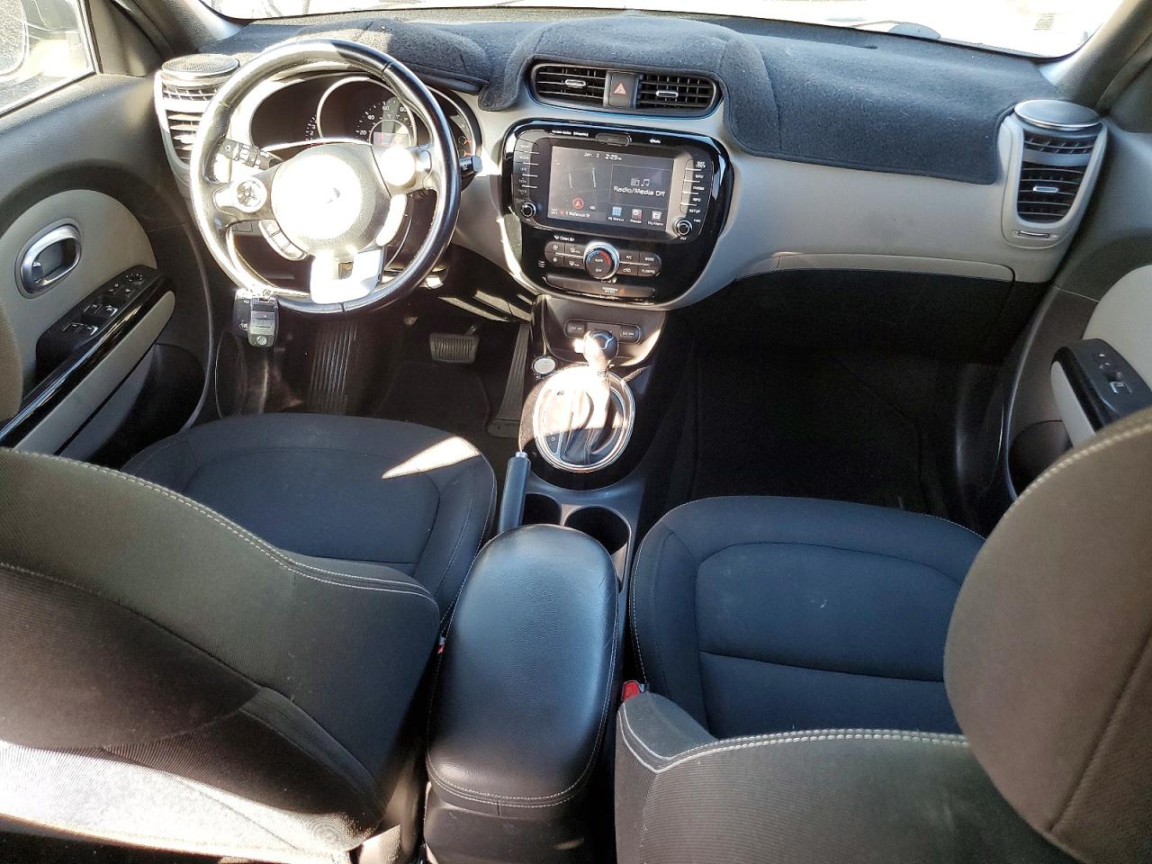 2017 KIA SOUL + photo 8