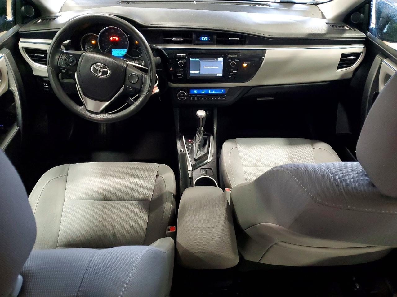 2015 TOYOTA COROLLA LE photo 8