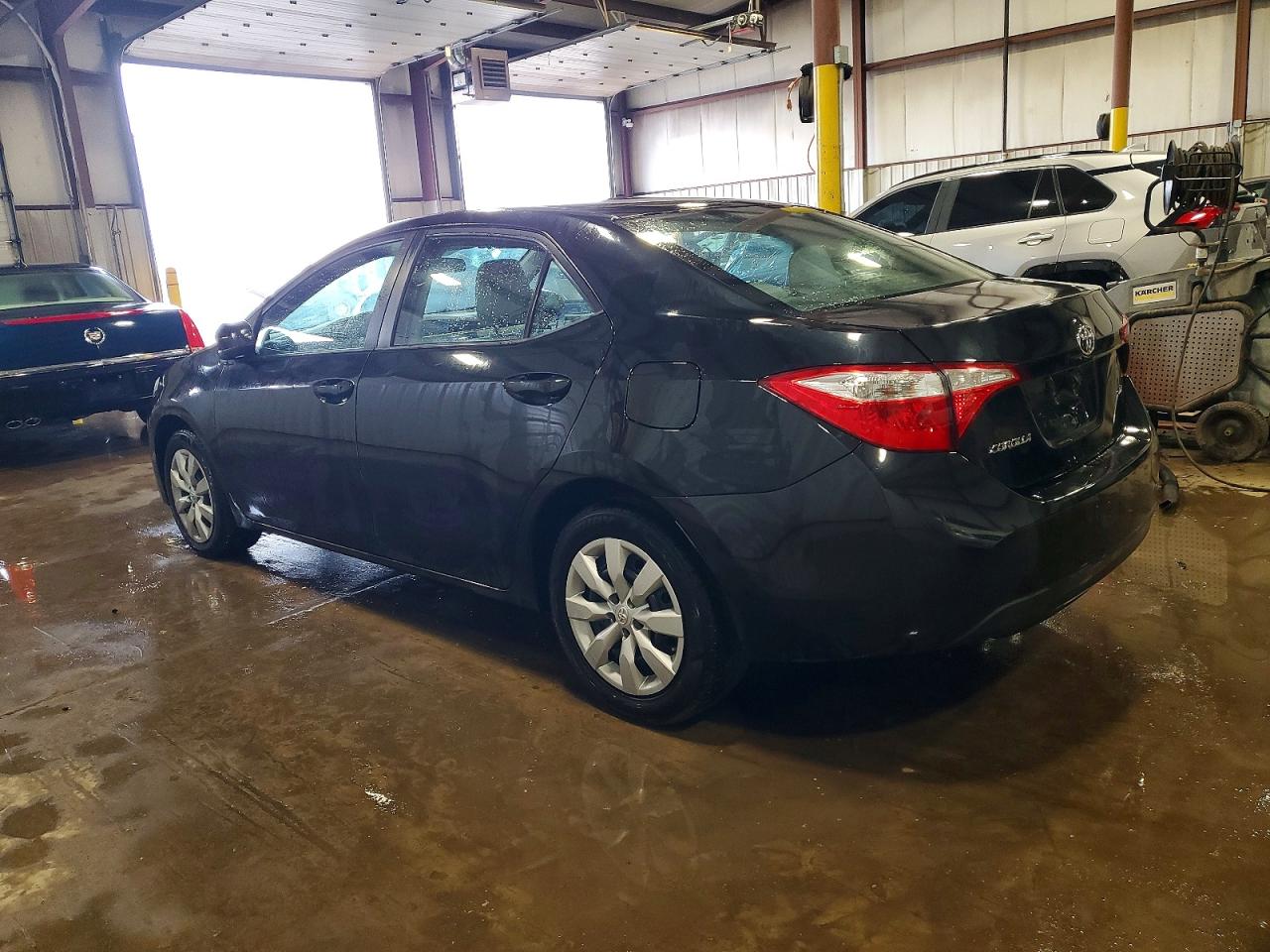 2015 TOYOTA COROLLA LE photo 2