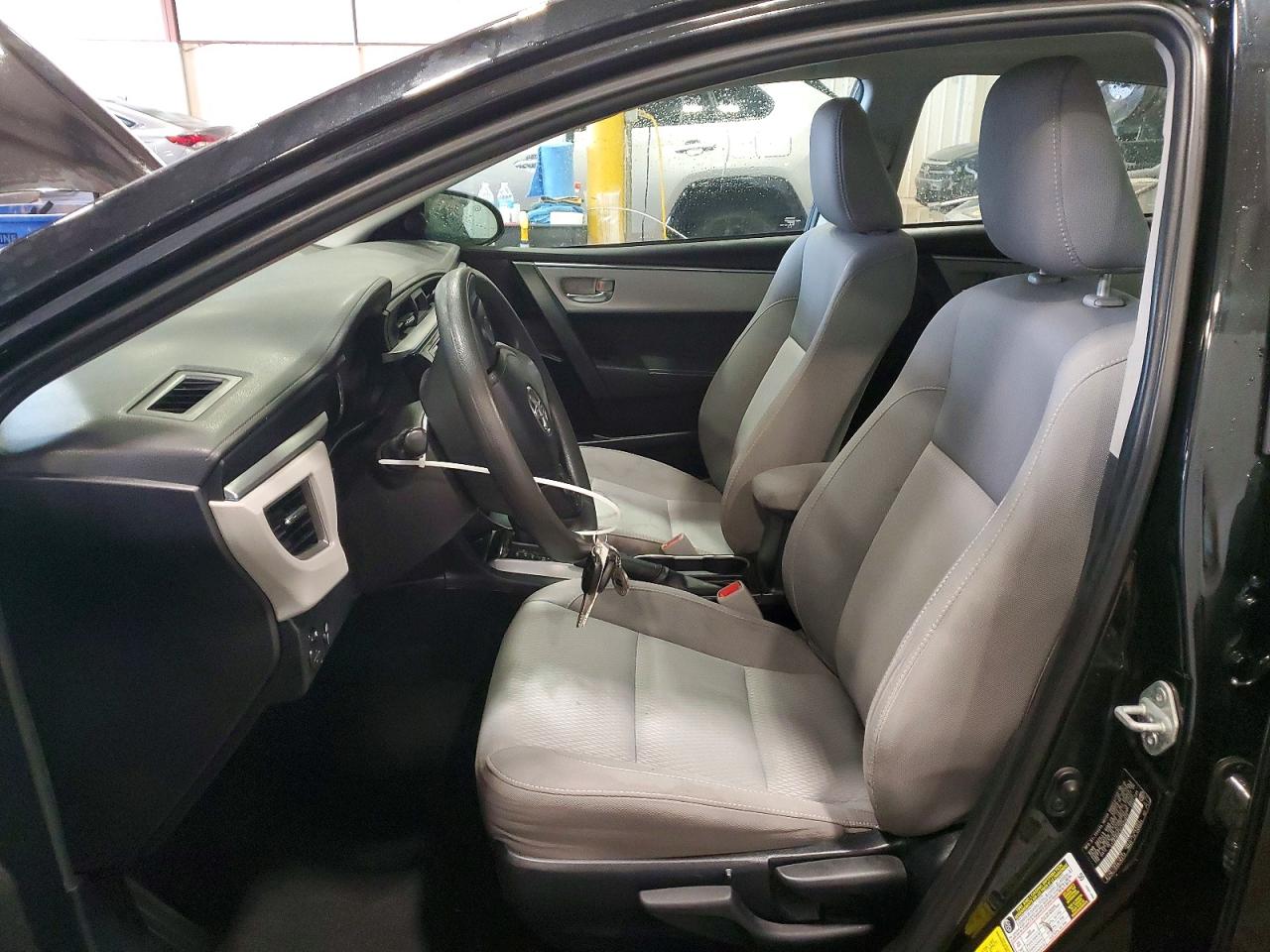 2015 TOYOTA COROLLA LE photo 7