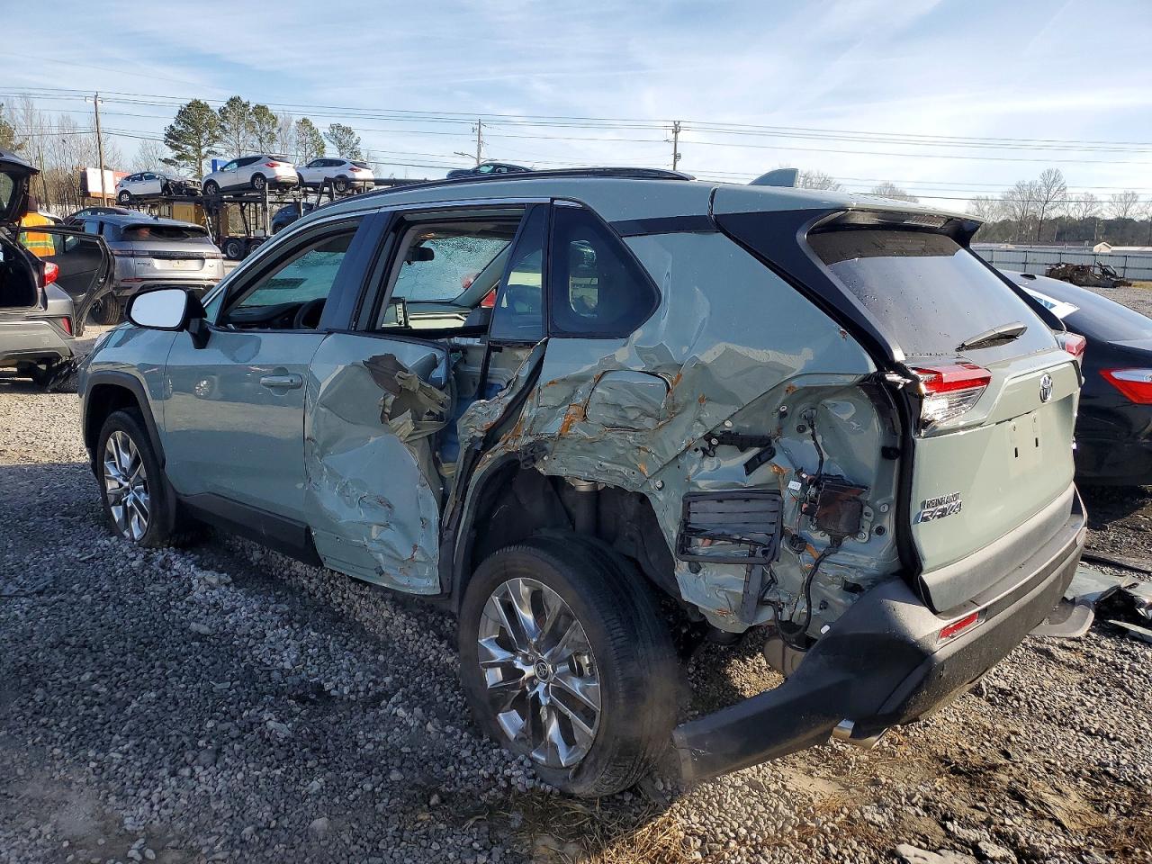 2021 TOYOTA RAV4 XLE PREMIUM photo 2