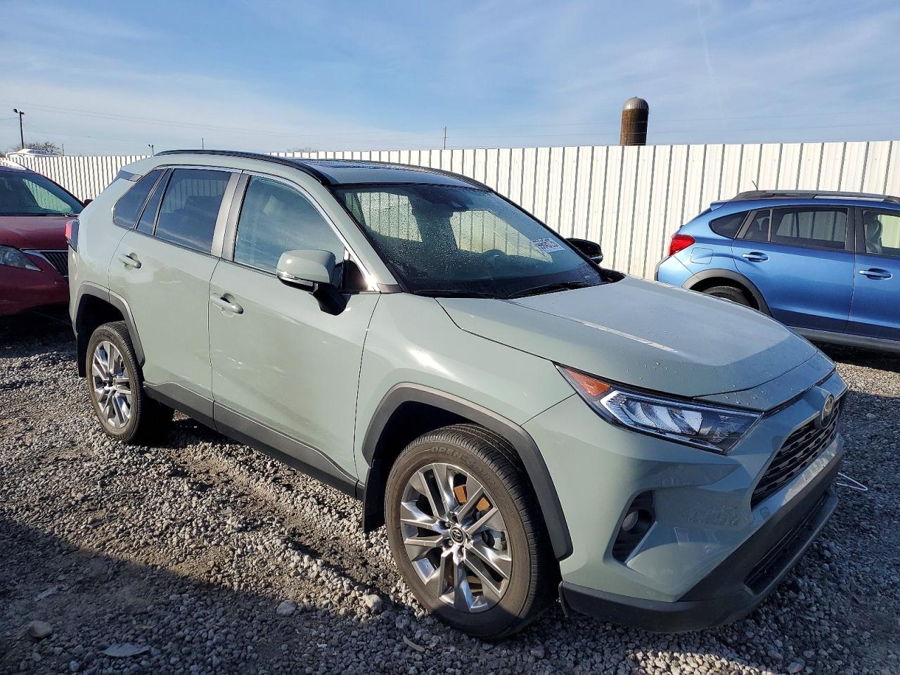 2021 TOYOTA RAV4 XLE PREMIUM photo 4