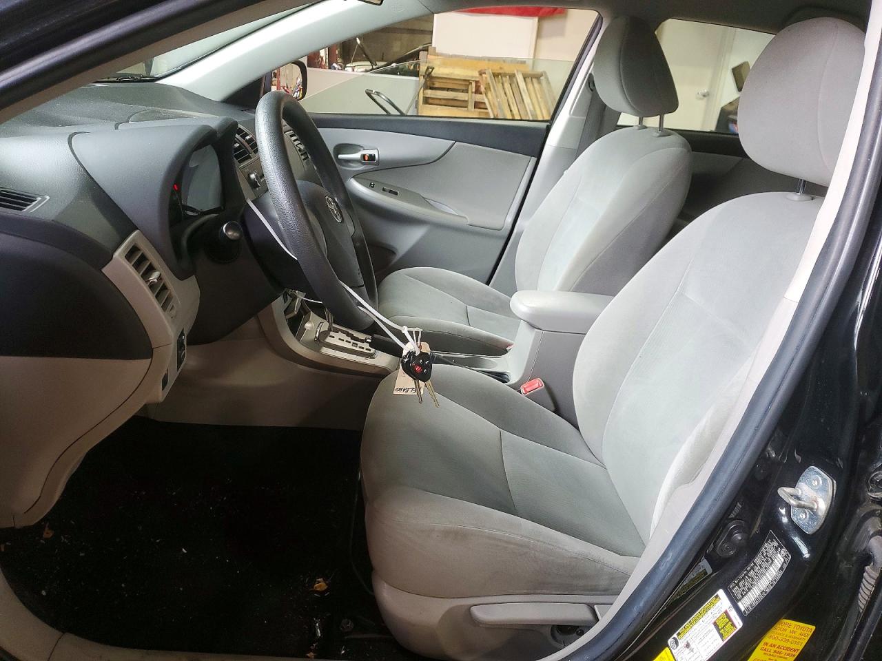 2011 TOYOTA COROLLA BASE photo 13