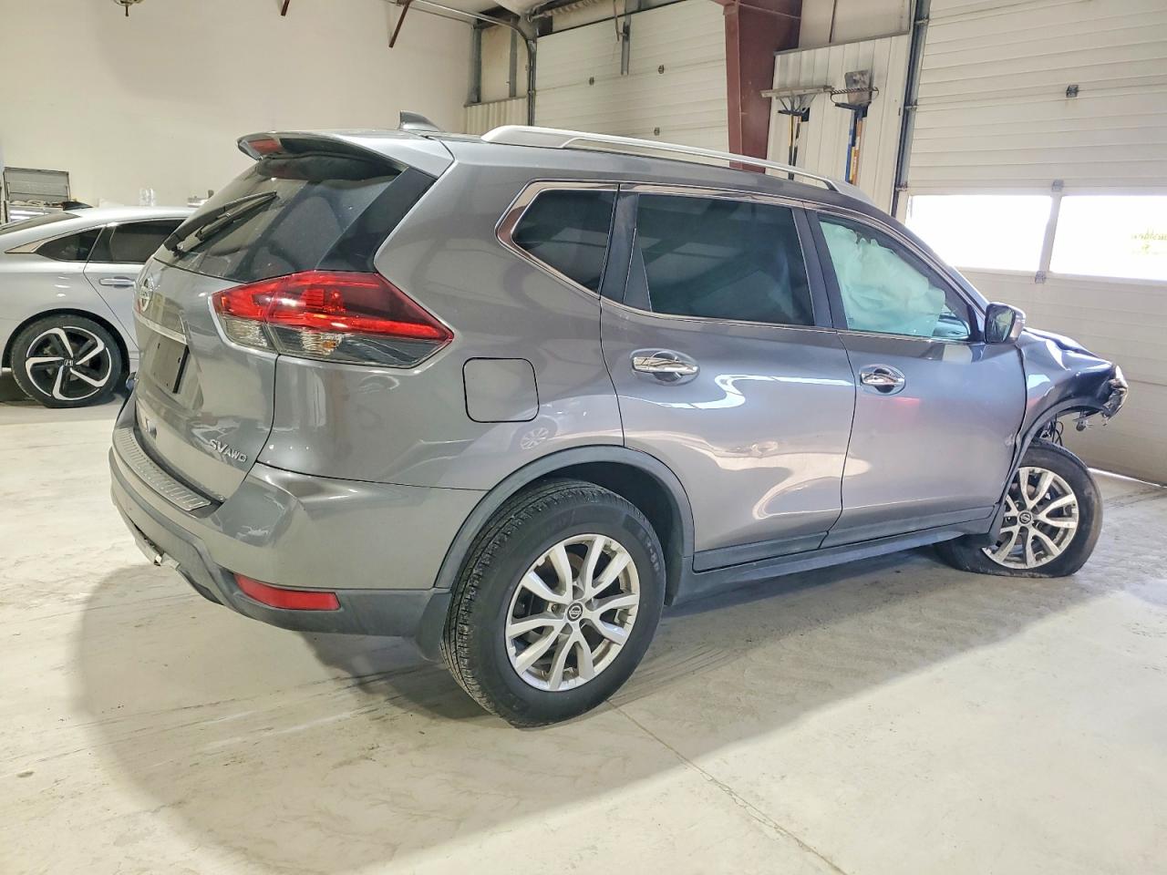 2018 NISSAN ROGUE photo 3