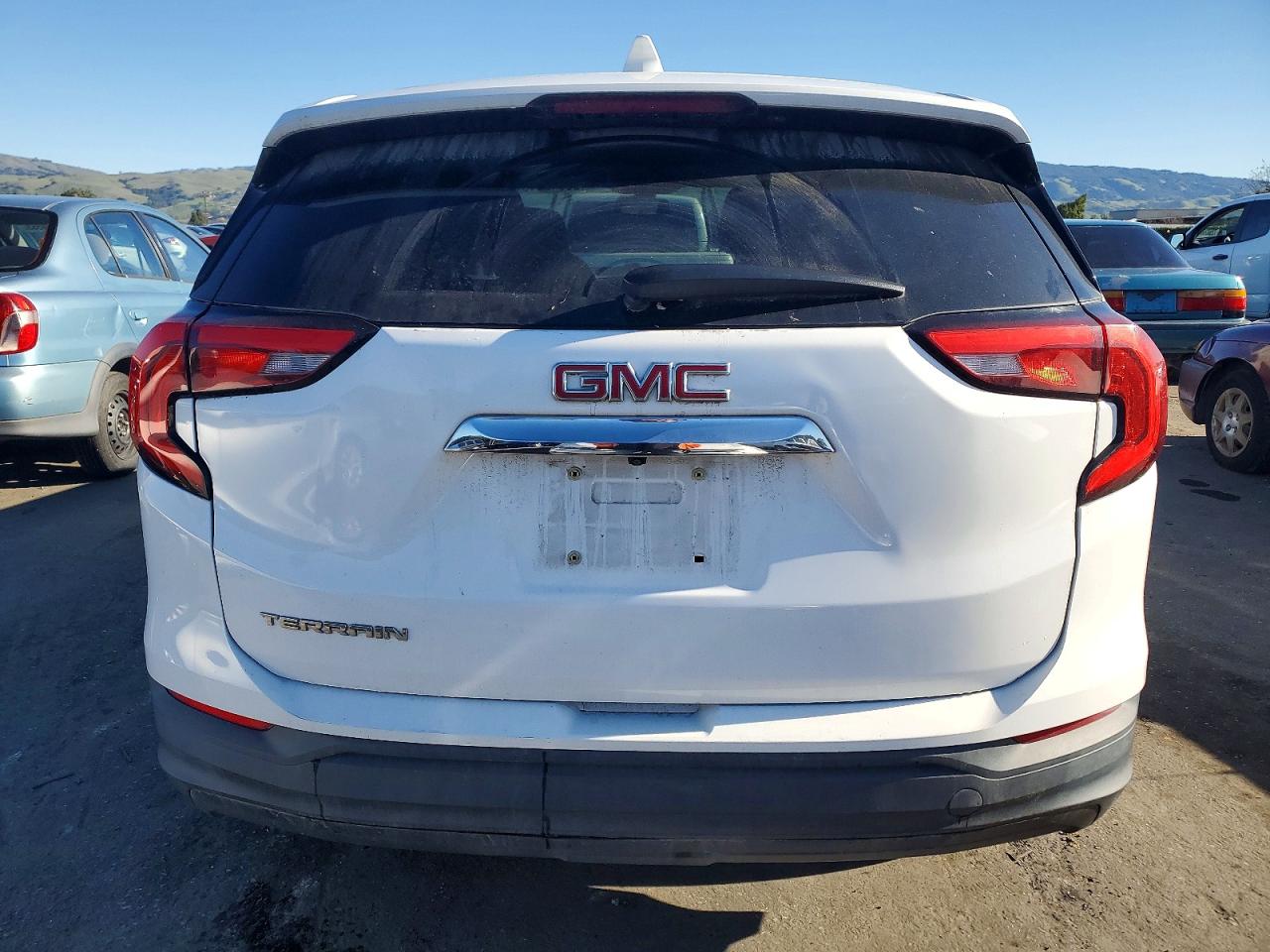 2018 GMC TERRAIN SLE photo 6