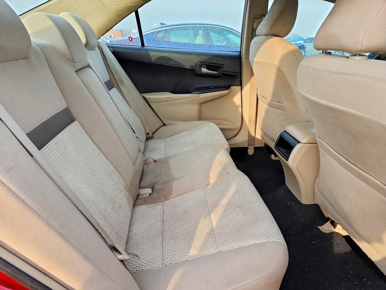 2014 TOYOTA CAMRY L photo 10