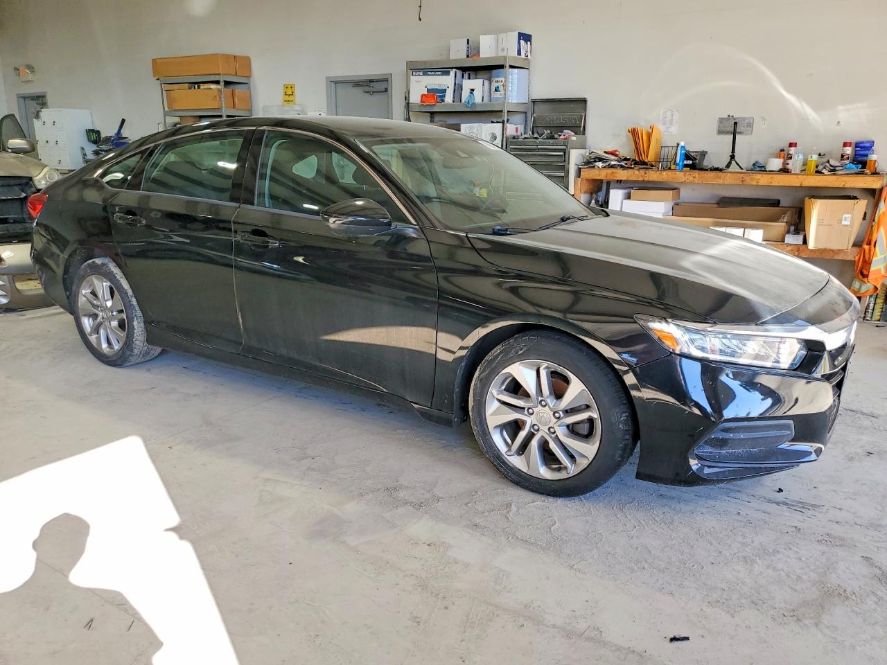 2018 HONDA ACCORD LX photo 4