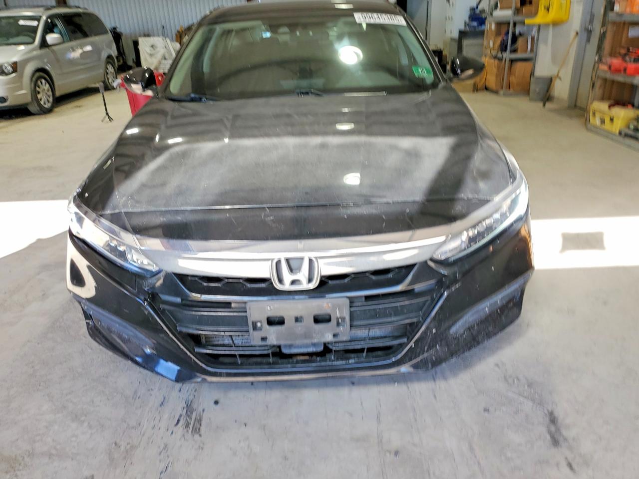 2018 HONDA ACCORD LX photo 5