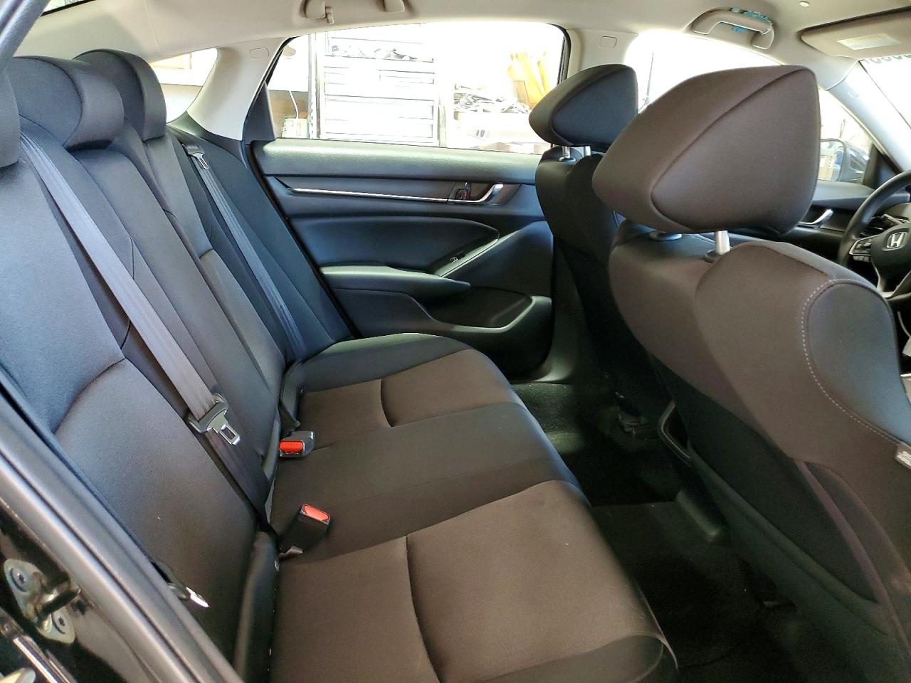 2018 HONDA ACCORD LX photo 10