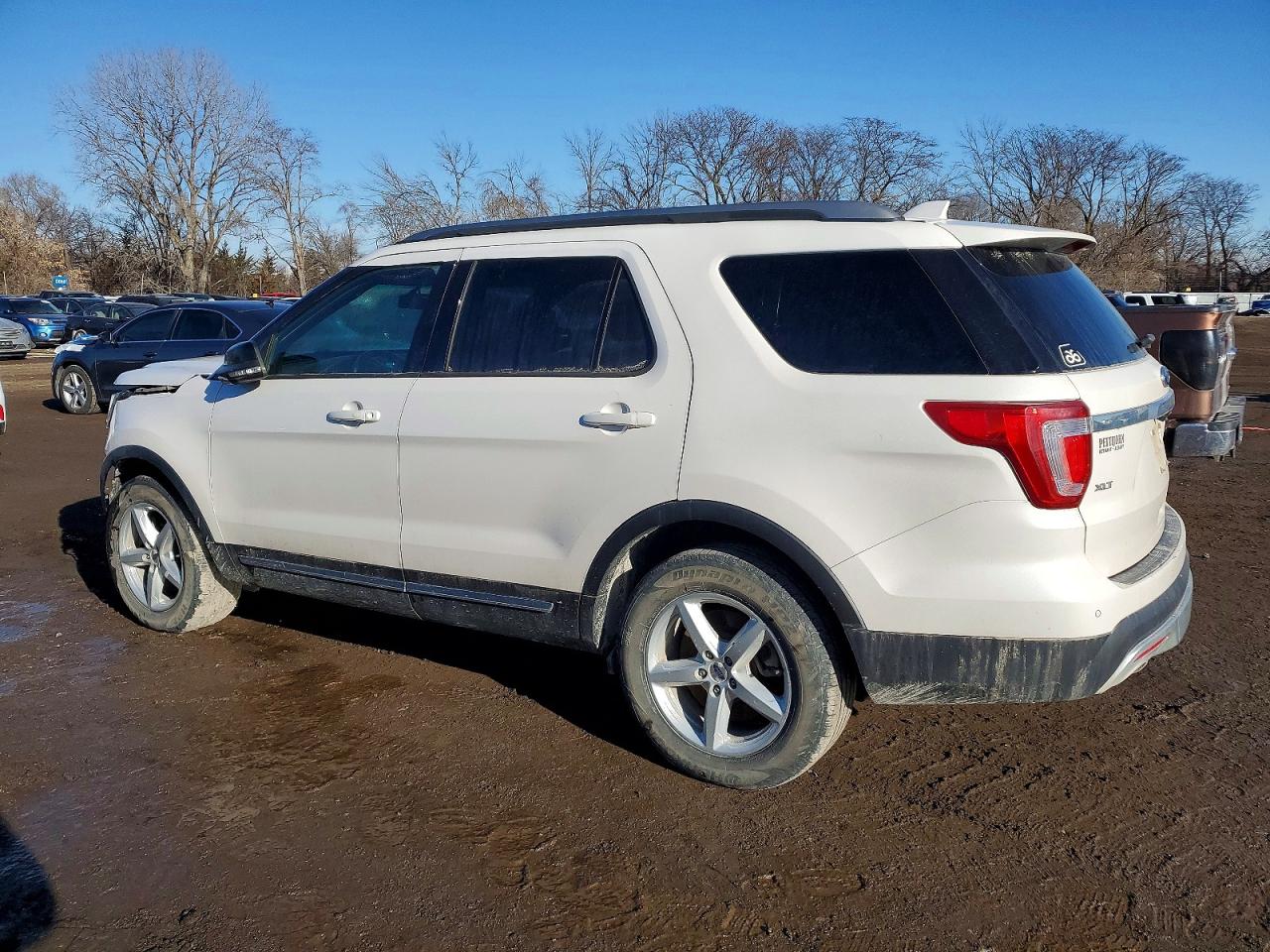 2016 FORD EXPLORER XLT photo 2