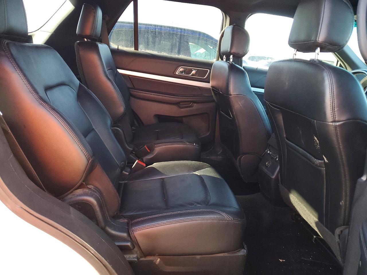 2016 FORD EXPLORER XLT photo 11