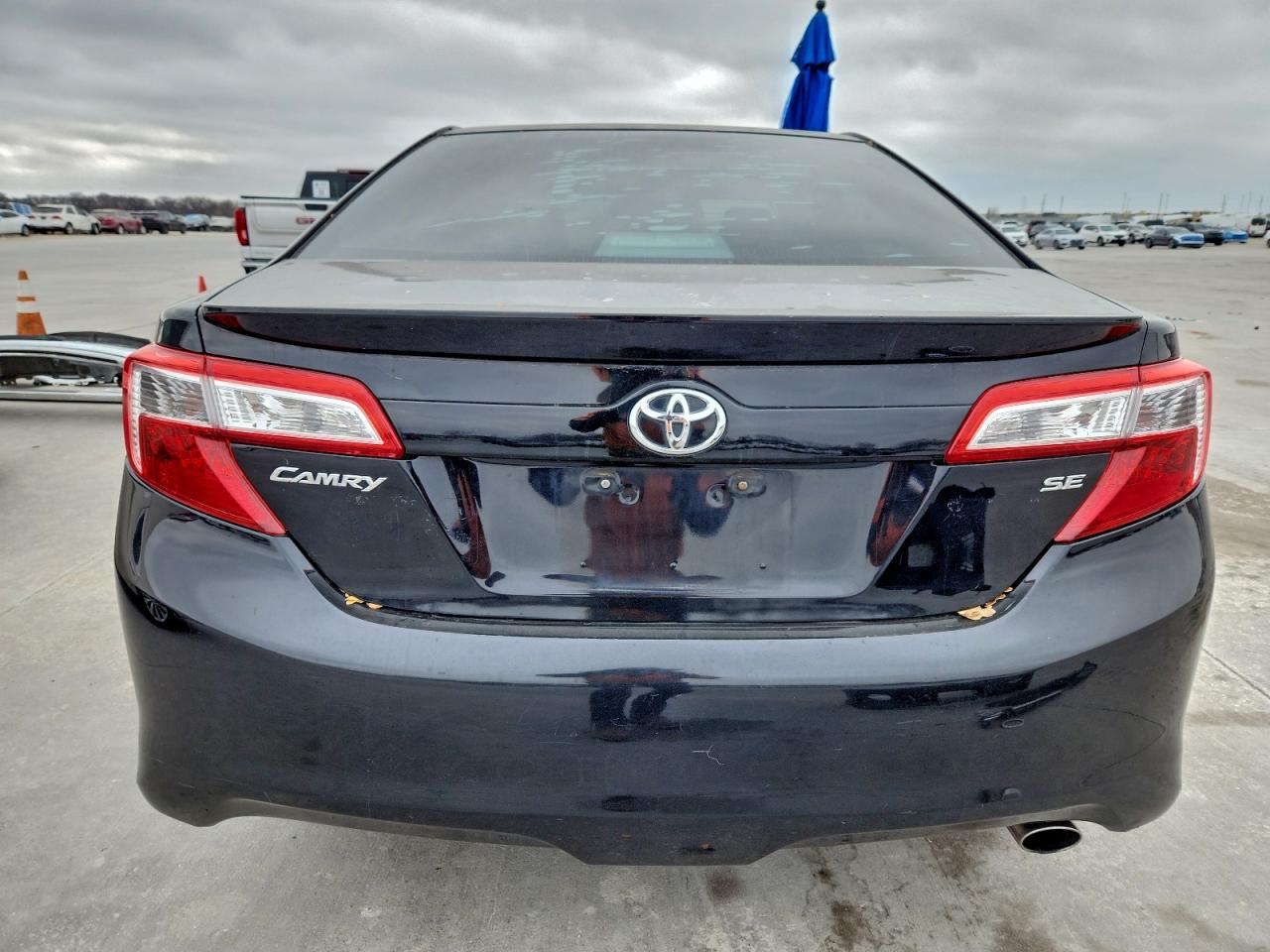 2013 TOYOTA CAMRY L photo 6