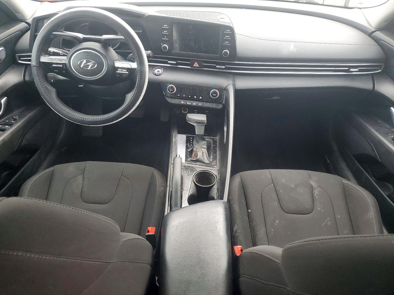 2023 HYUNDAI ELANTRA SEL photo 8