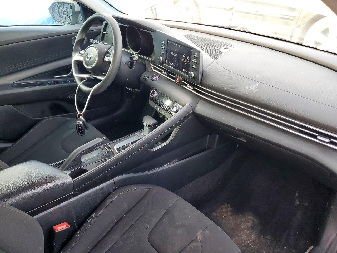 2023 HYUNDAI ELANTRA SEL photo 7