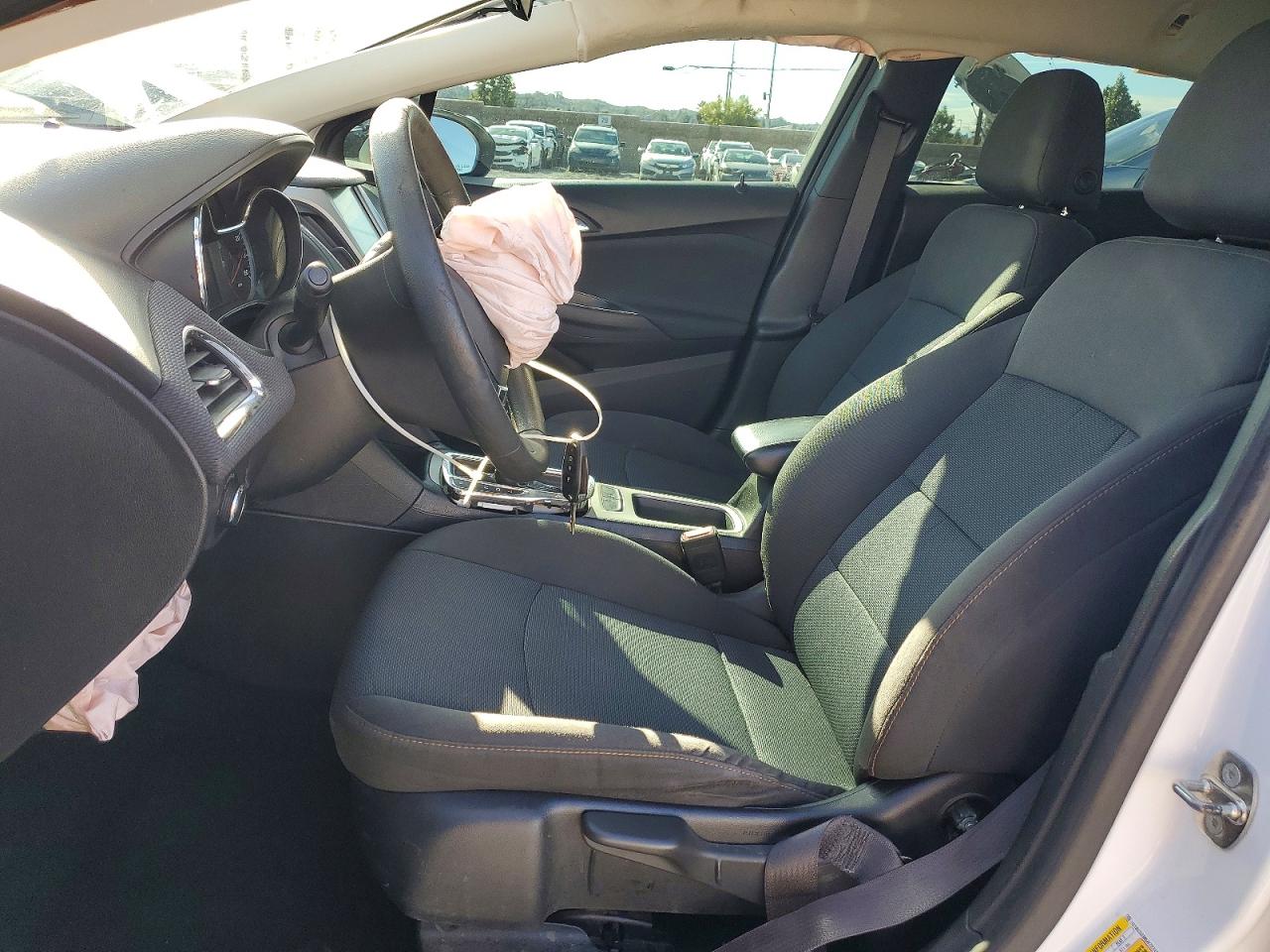 2017 CHEVROLET CRUZE LS photo 7