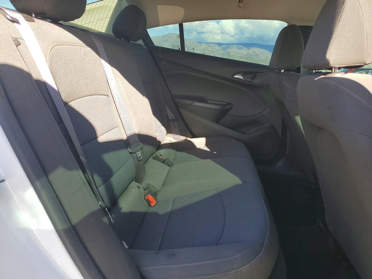 2017 CHEVROLET CRUZE LS photo 10
