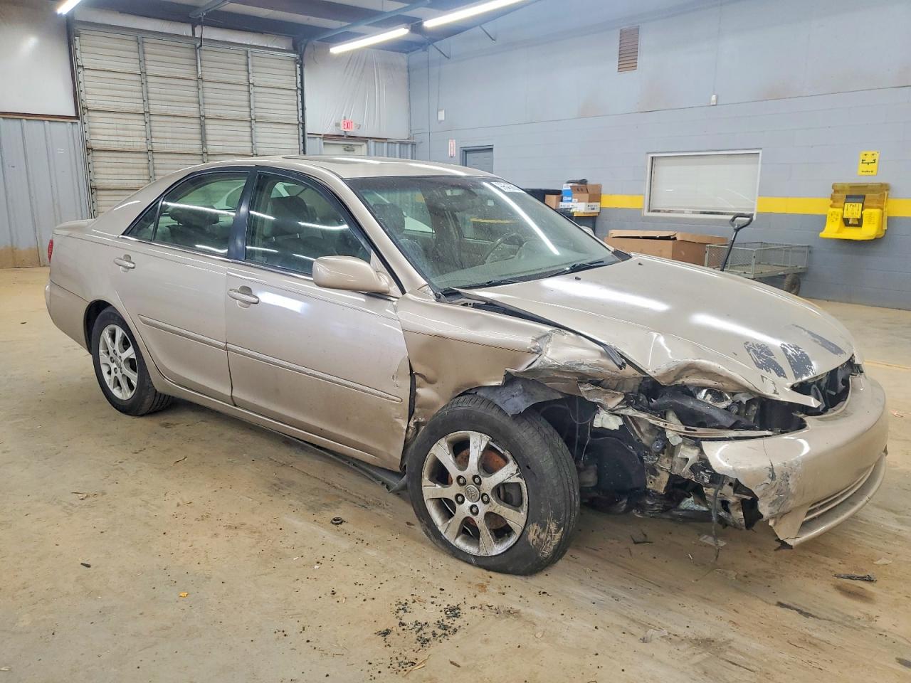 2005 TOYOTA CAMRY LE photo 4