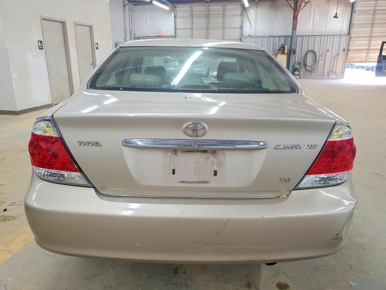 2005 TOYOTA CAMRY LE photo 6