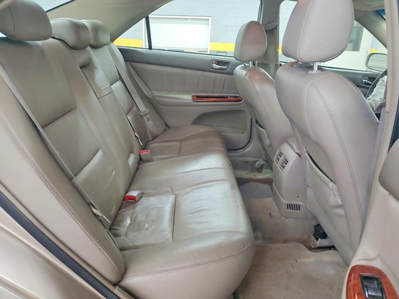 2005 TOYOTA CAMRY LE photo 10