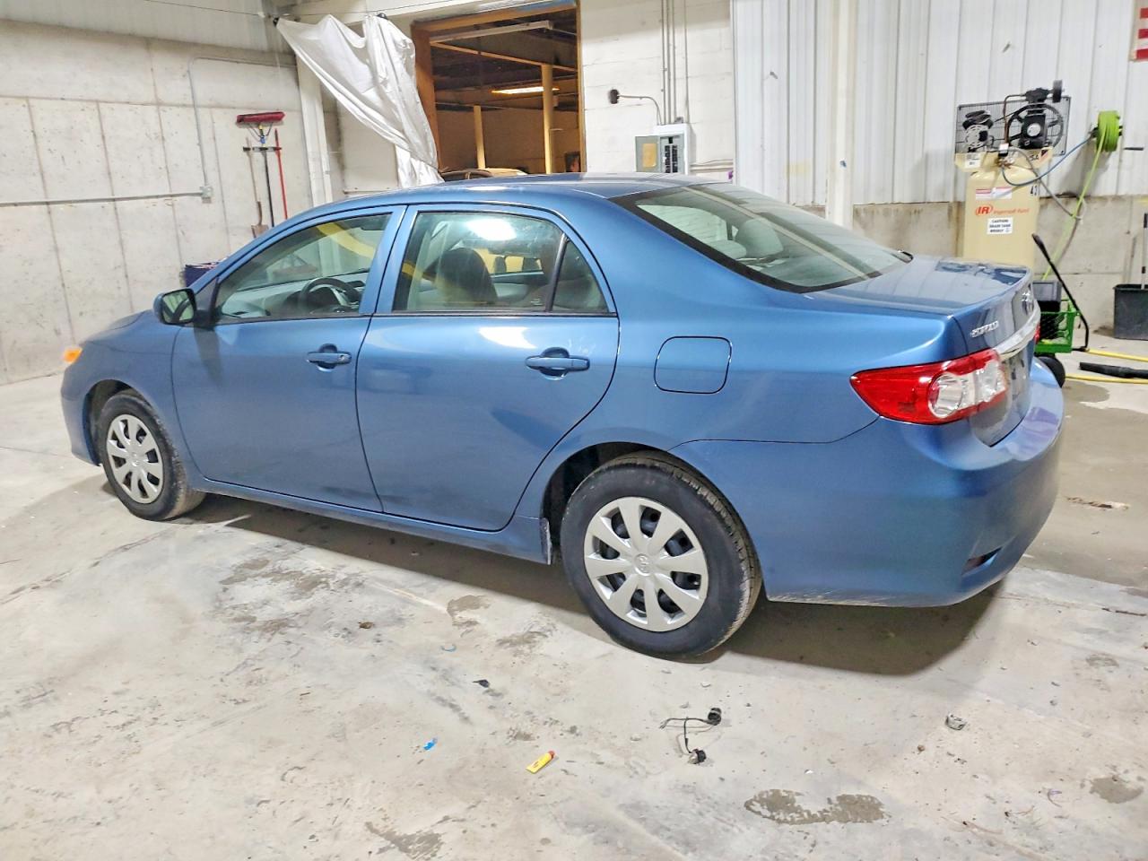 2012 TOYOTA COROLLA BASE photo 4