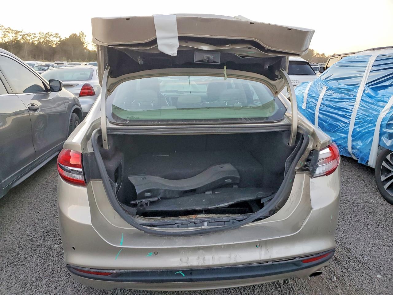 2017 FORD FUSION SE HYBRID photo 6