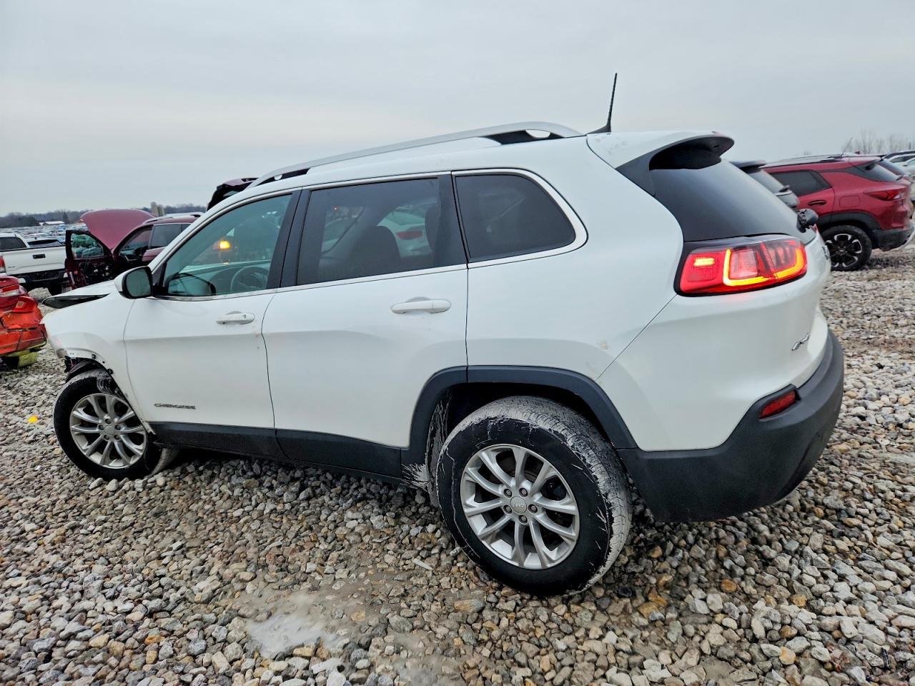 2019 JEEP CHEROKEE LATITUDE photo 2