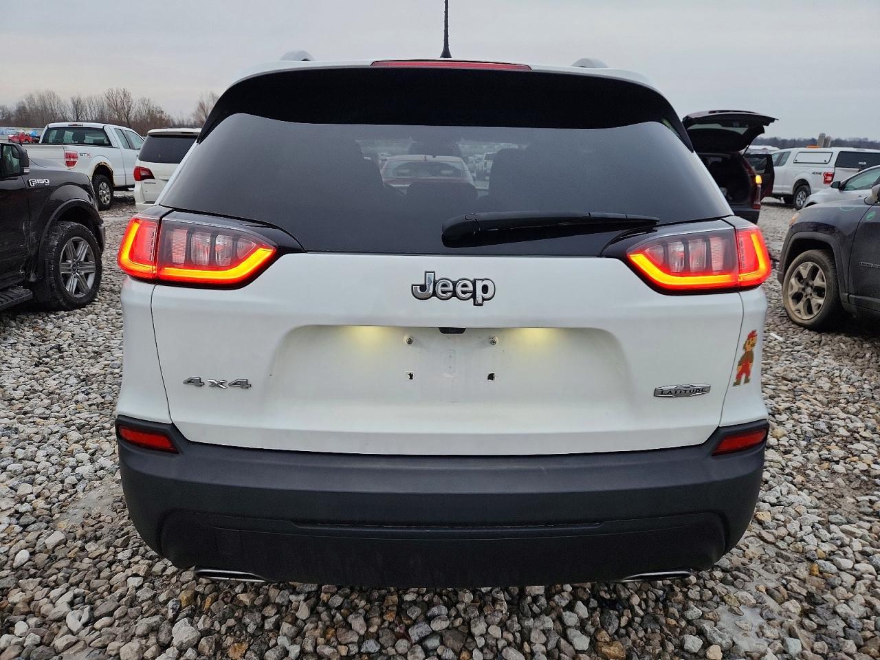 2019 JEEP CHEROKEE LATITUDE photo 6