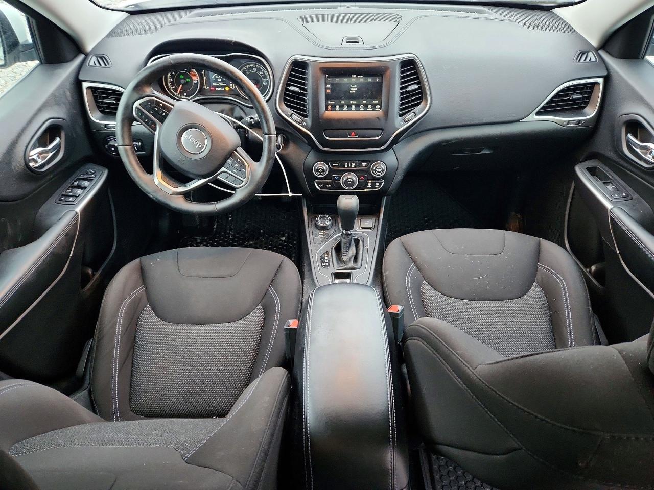 2019 JEEP CHEROKEE LATITUDE photo 8