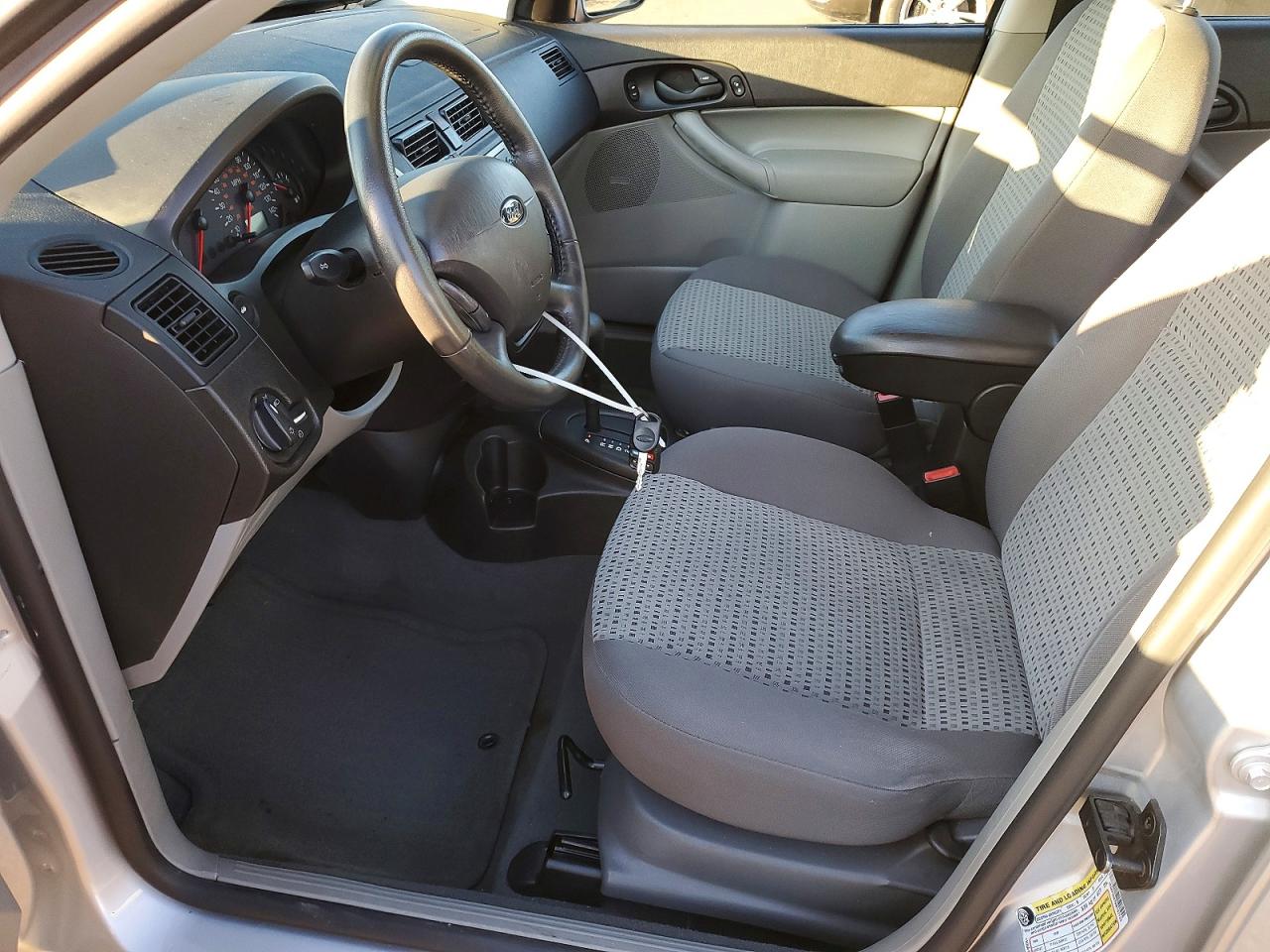 2006 FORD FOCUS ZXW photo 7
