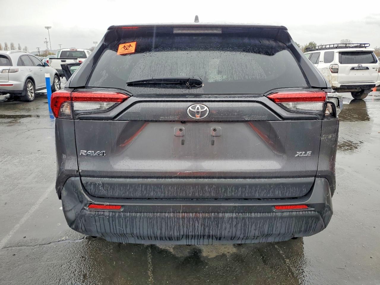 2022 TOYOTA RAV4 XLE photo 6