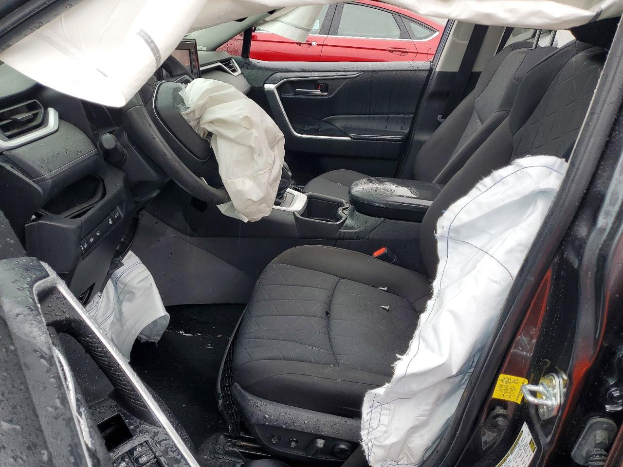 2022 TOYOTA RAV4 XLE photo 7