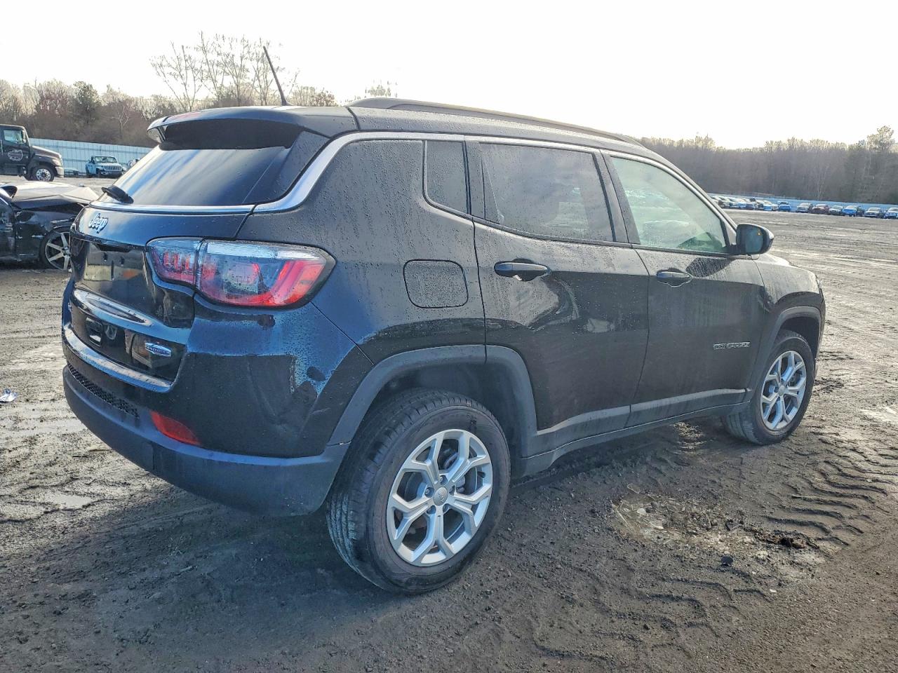 2024 JEEP COMPASS LATITUDE photo 3
