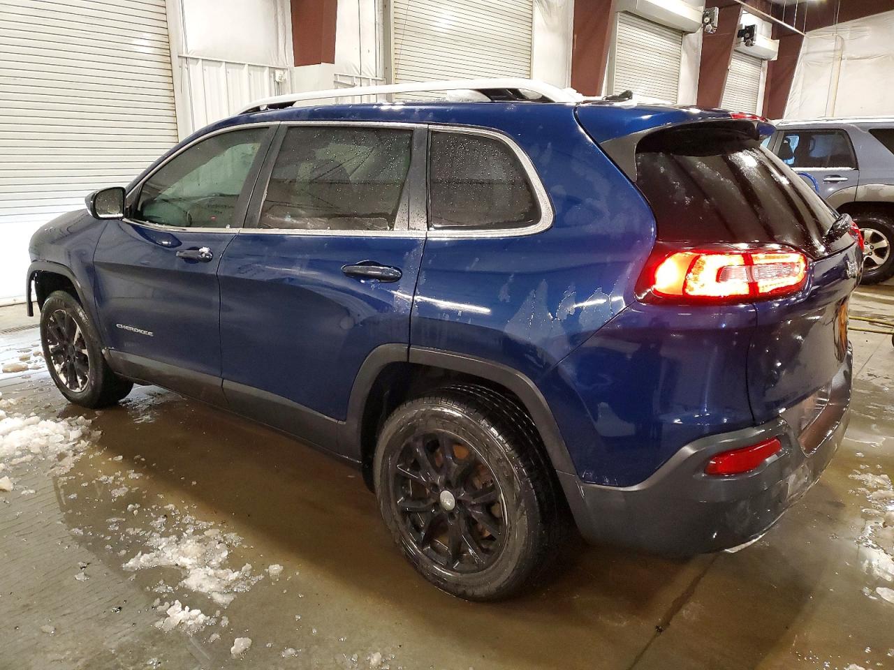 2018 JEEP CHEROKEE LATITUDE photo 2