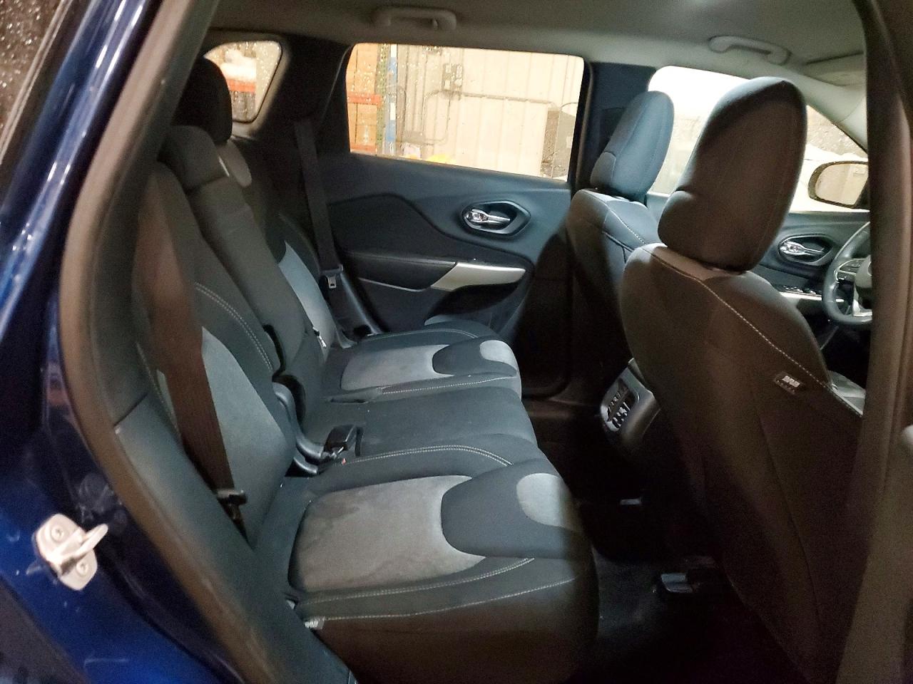 2018 JEEP CHEROKEE LATITUDE photo 11
