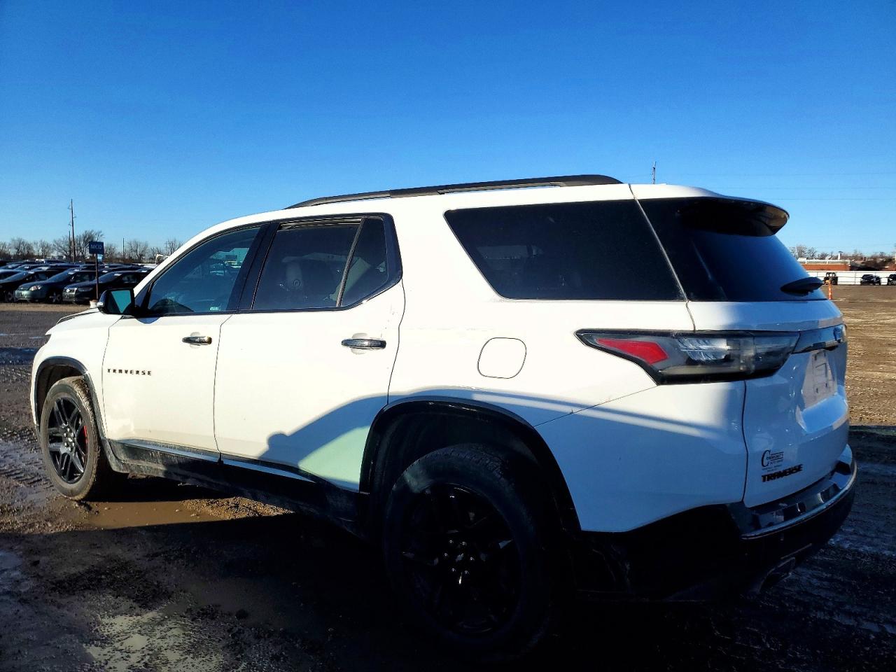 2020 CHEVROLET TRAVERSE PREMIER photo 2