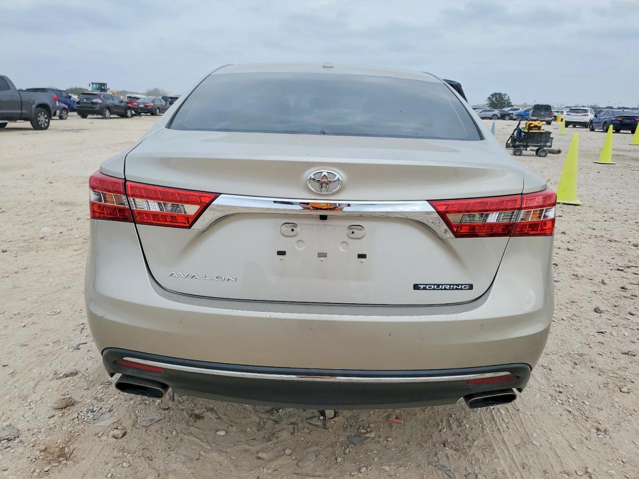 2016 TOYOTA AVALON XLE photo 6