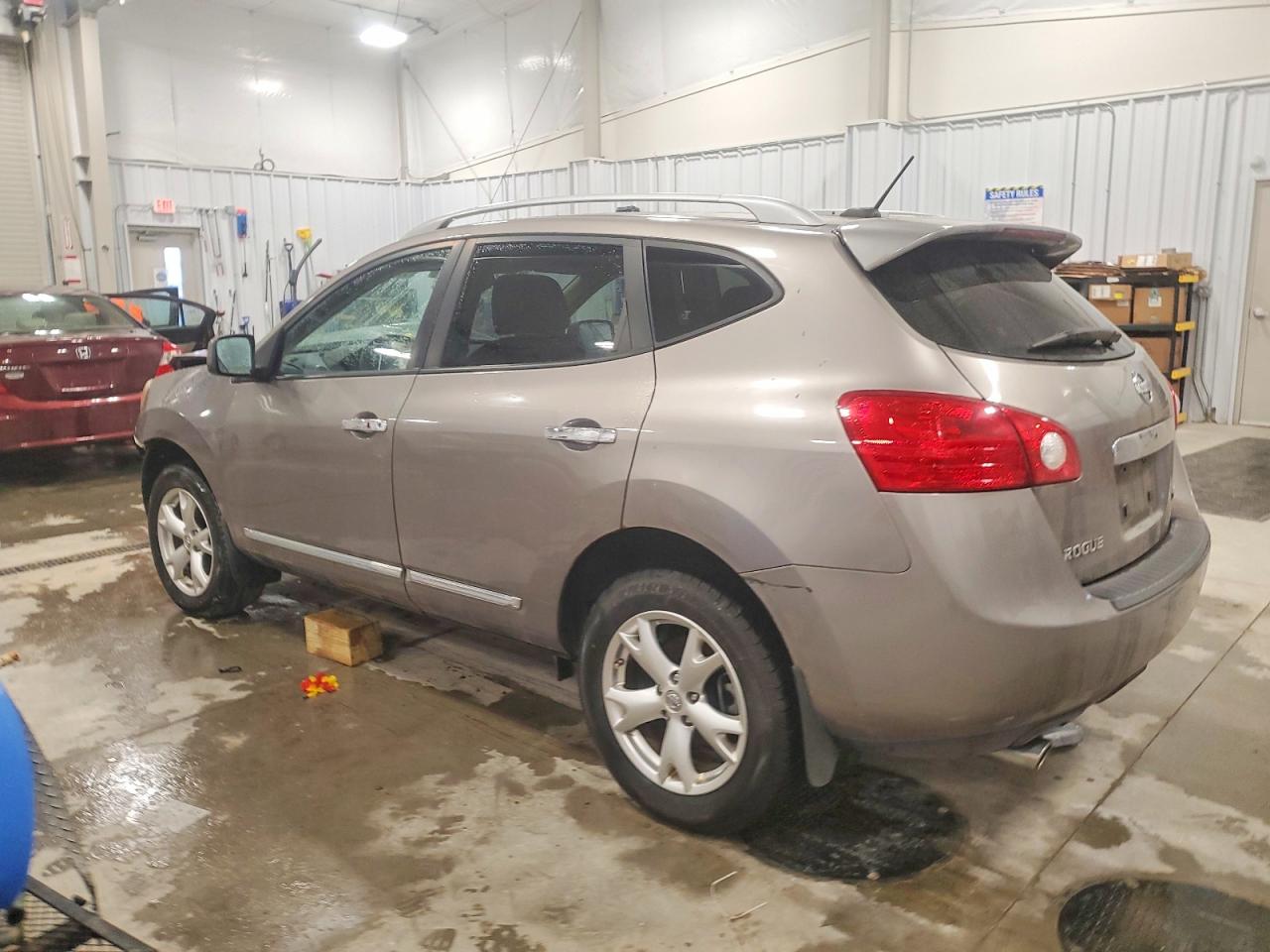2011 NISSAN ROGUE S photo 2