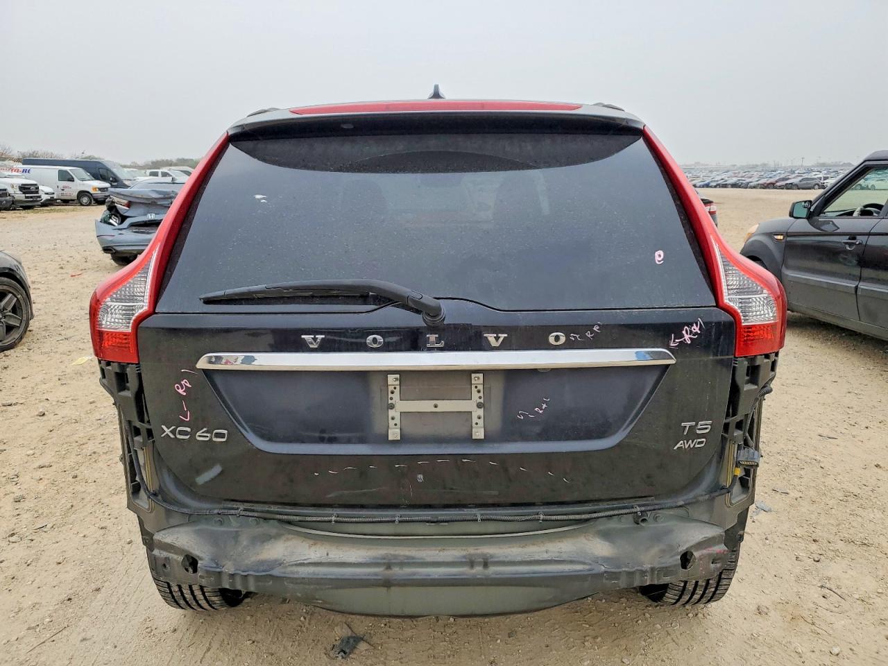 2015 VOLVO XC60 T5 PLATINUM photo 11