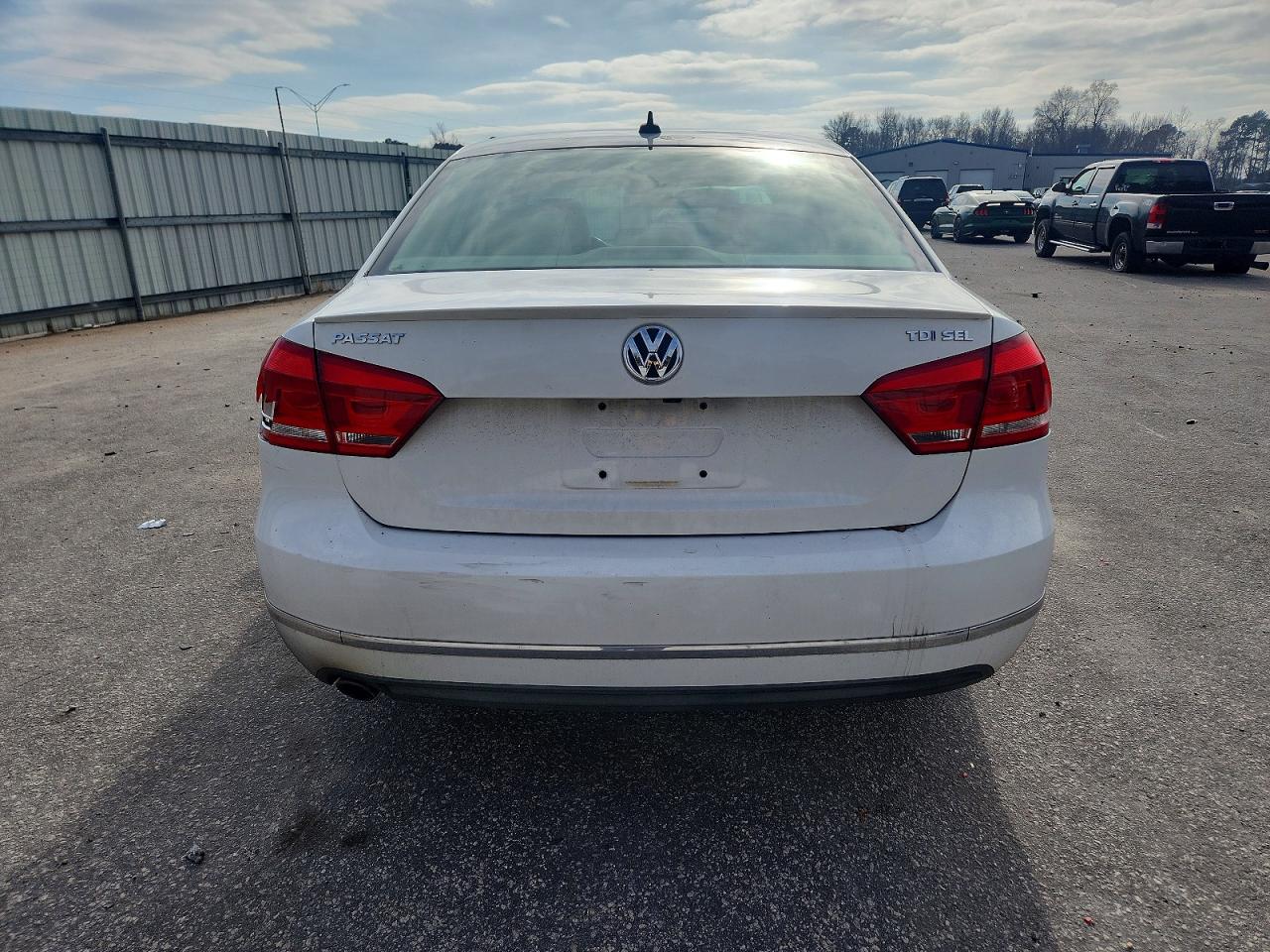 2015 VOLKSWAGEN PASSAT SEL photo 6
