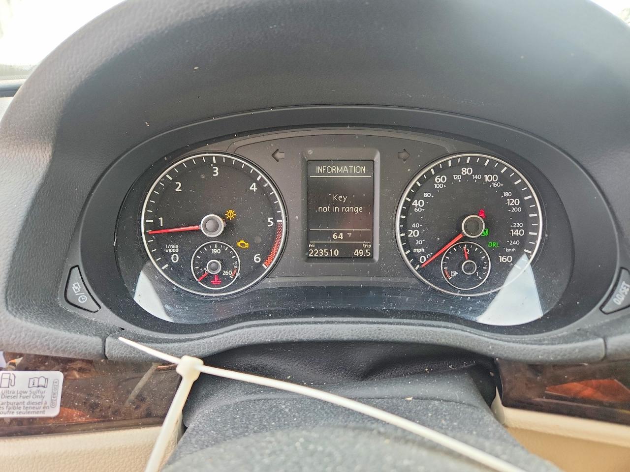 2015 VOLKSWAGEN PASSAT SEL photo 9
