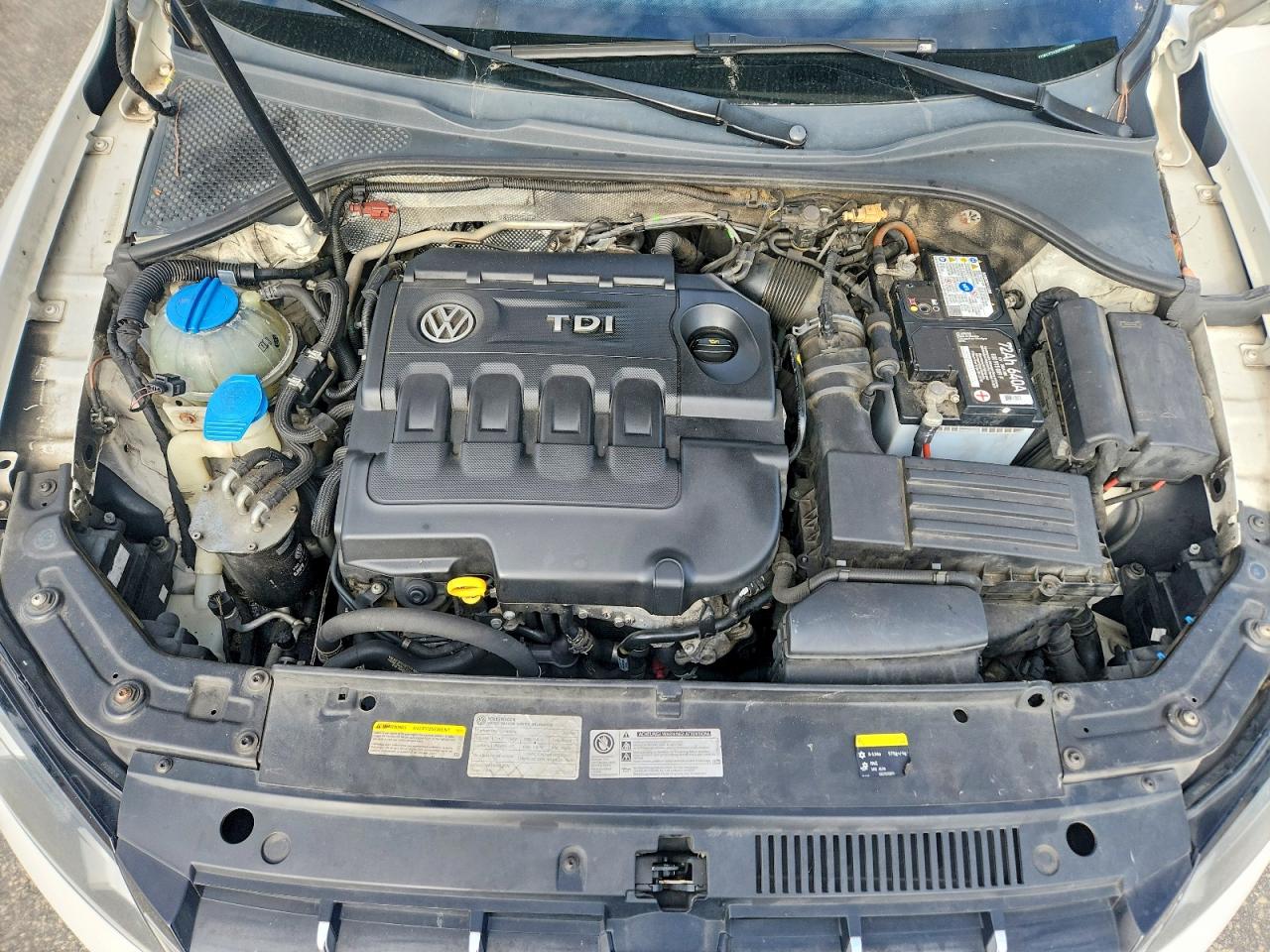 2015 VOLKSWAGEN PASSAT SEL photo 11