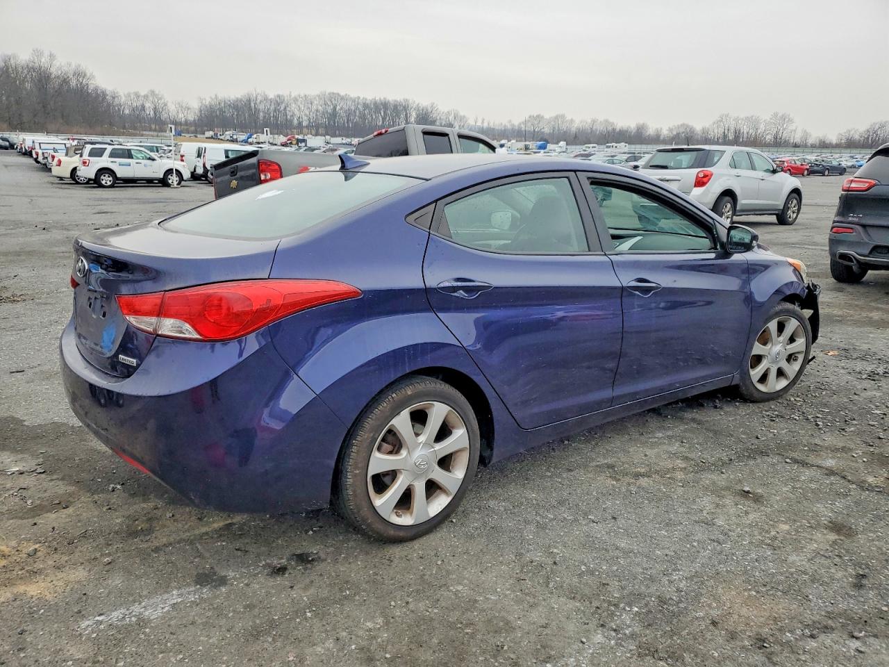 2013 HYUNDAI ELANTRA GLS photo 3