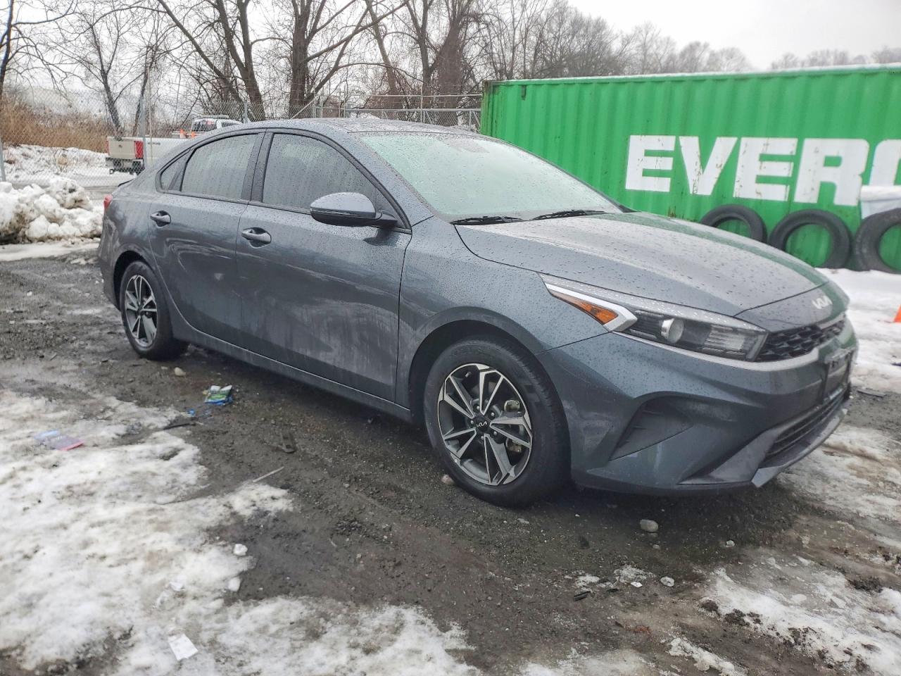 2023 KIA FORTE LX photo 4
